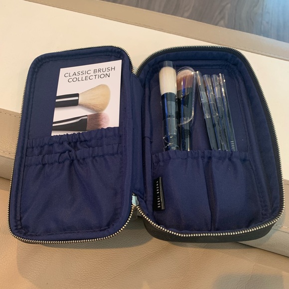 Bobbi Brown Makeup Brush Set - Picture 3 of 11